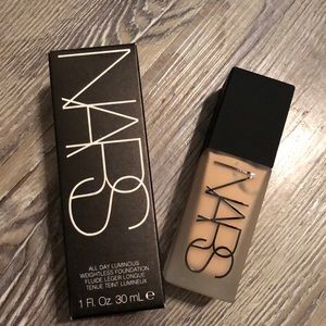 NARS all day luminous weightless foundation